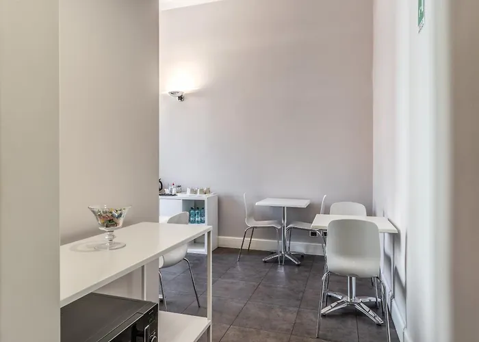 Cavour 278 בית הארחה 4*