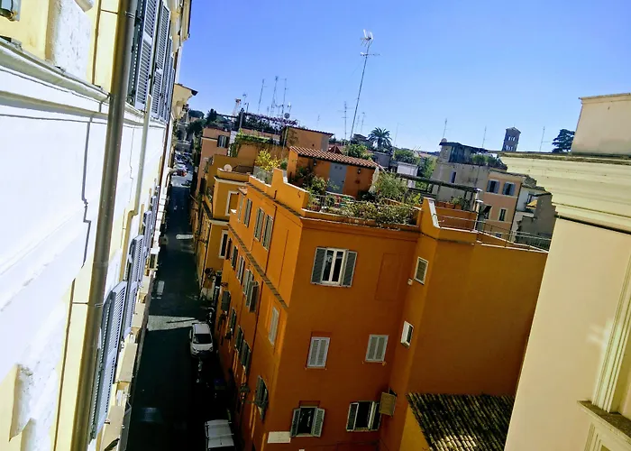 Cavour 278 4*